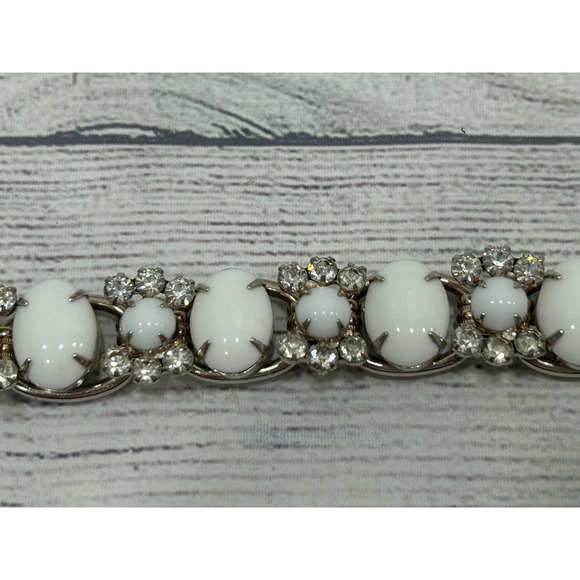 Vintage White Milk Glass Cabochon and Sparkling Rhinestone Silver Tone Bracelet - Picture 6 of 14